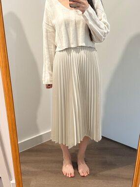 Pleated Midi Skirt in White
